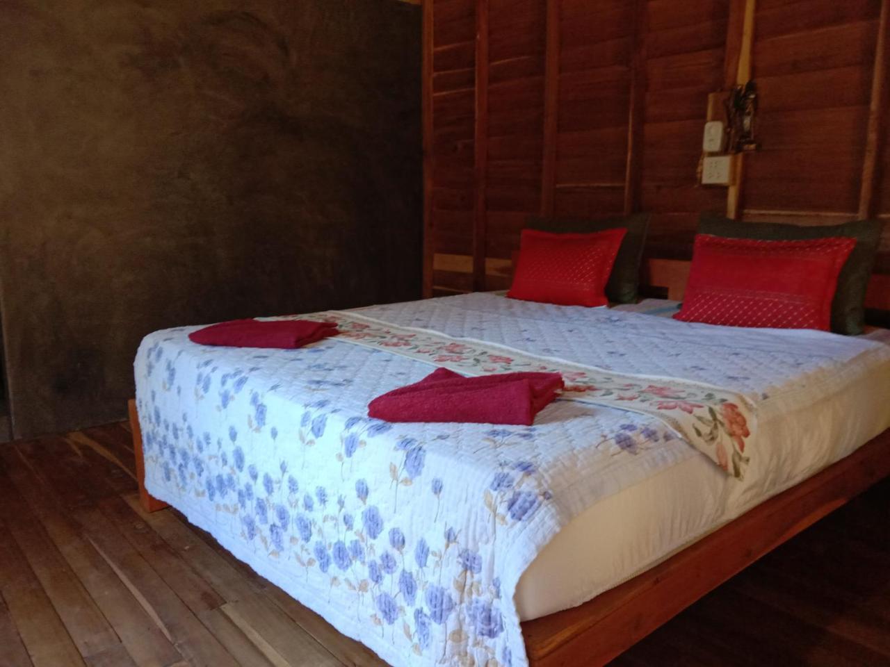 Hotel Mada Lanta Mai Keaw Ko Lanta Esterno foto